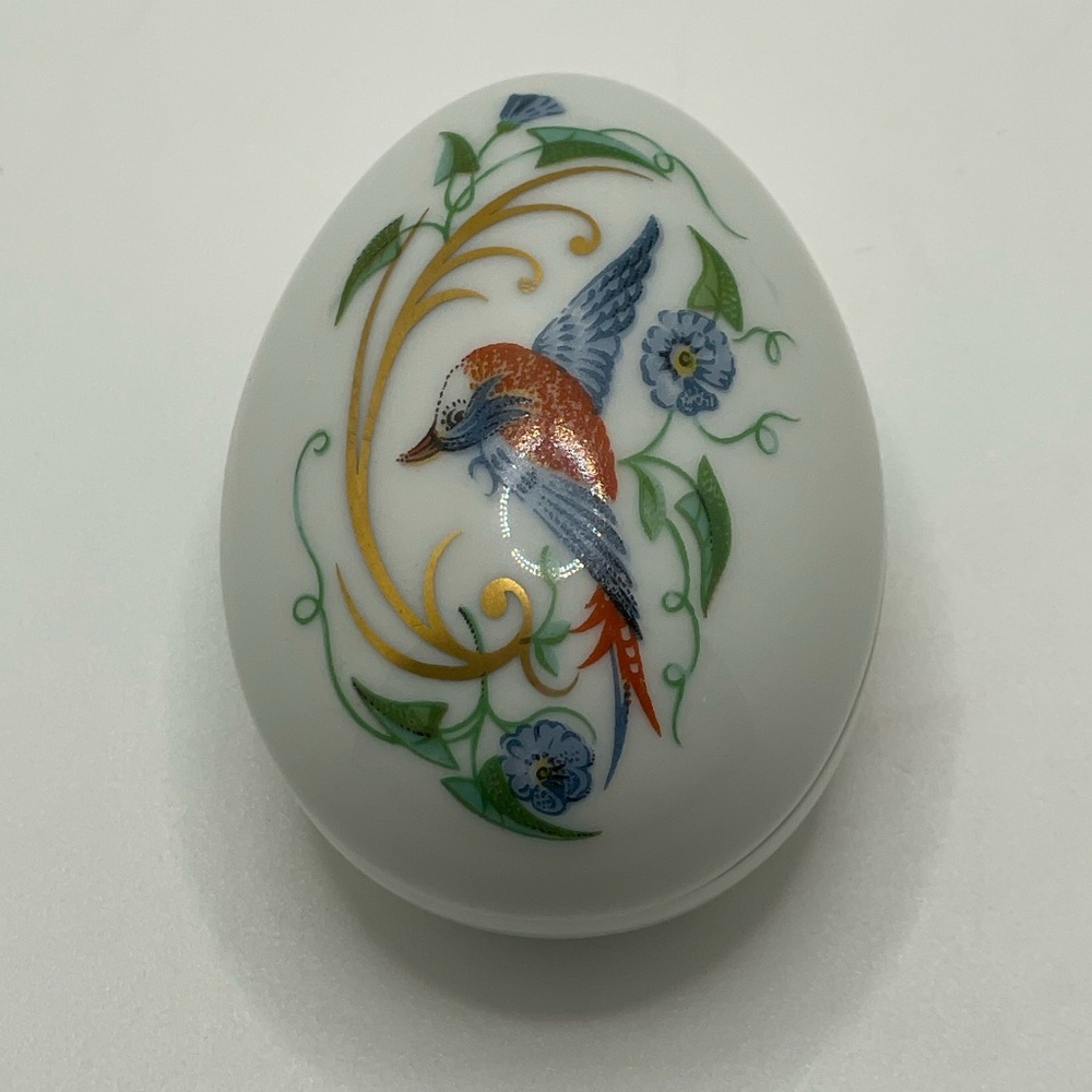 Limoges Castel France Porcelaine Bird with Flowers Egg Trinket Box